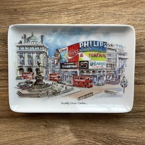 EUC London Piccadilly Circus Street Scene Melamine Trinket Rectangular Dish